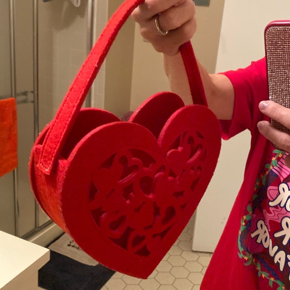 Other - Red heart basket